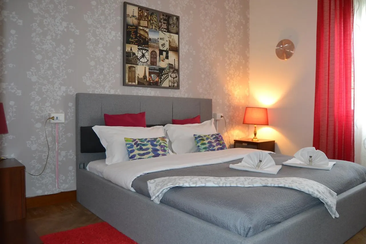 Central Avenue B&B Bologna 0*,  Italia