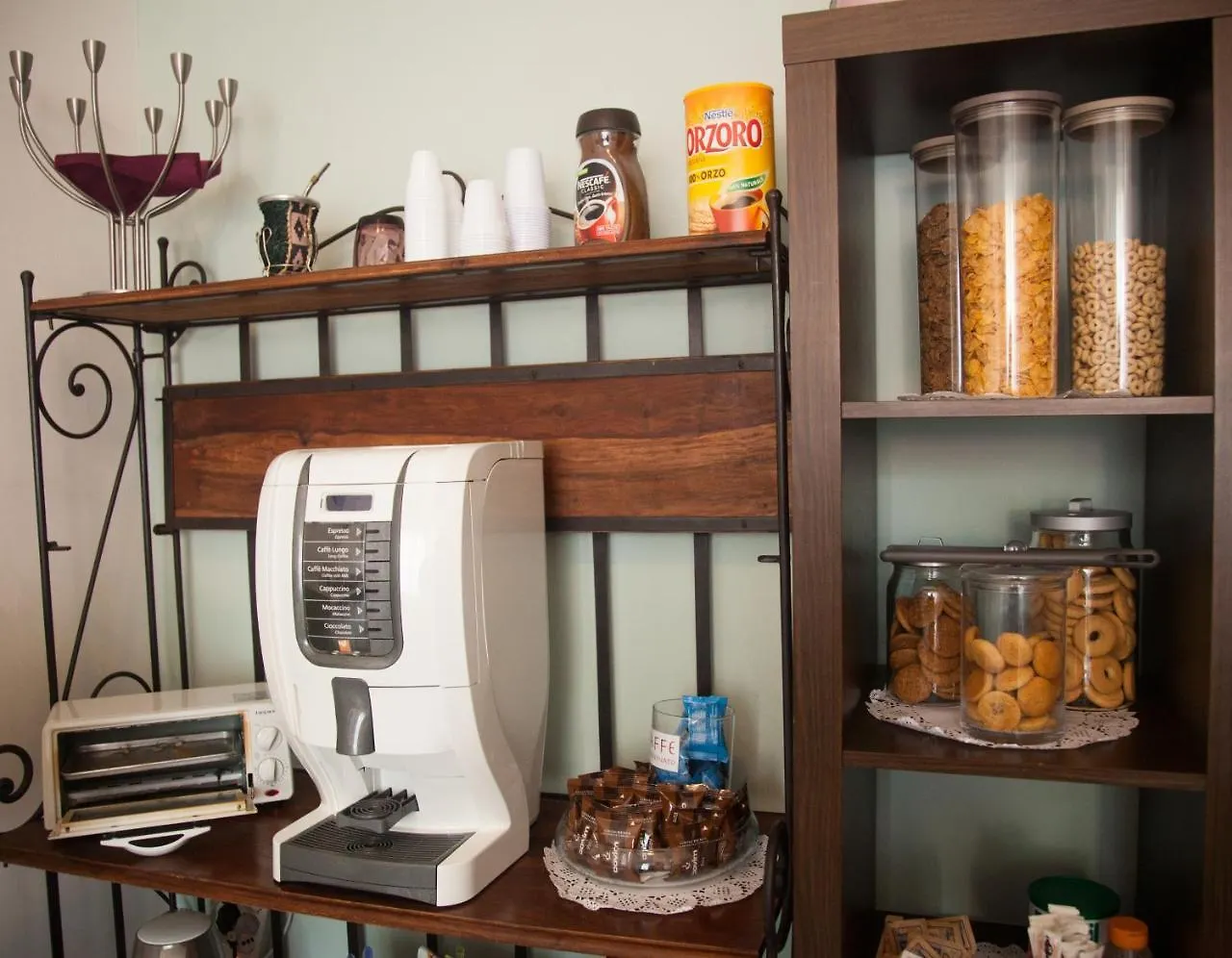 Bed & Breakfast Central Avenue B&B Bologna Italy
